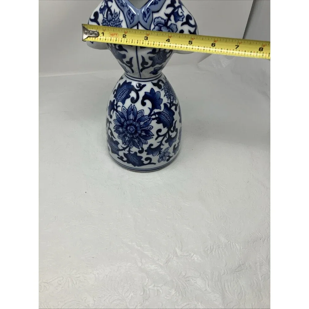 Seymour Mann Blue Chinoiserie Style Women’s Dress Form Vase Blue White
